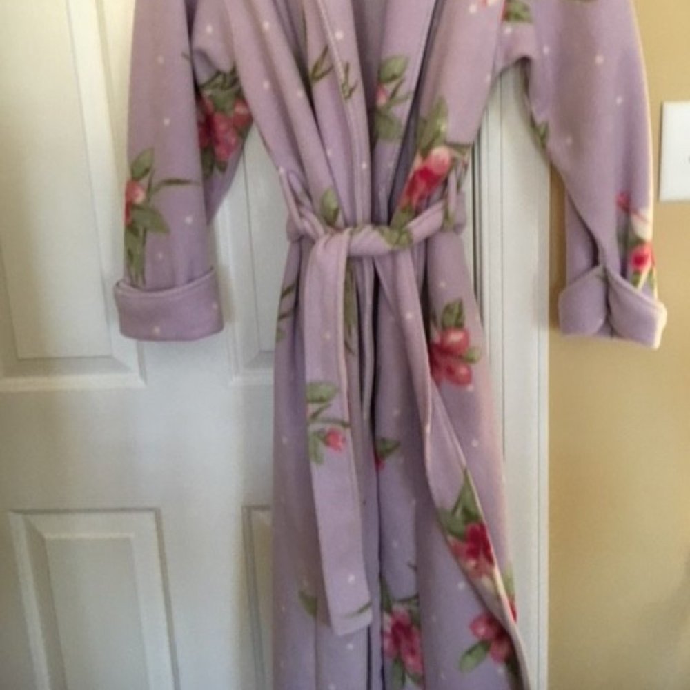 Robe - Picture 4 of 6
